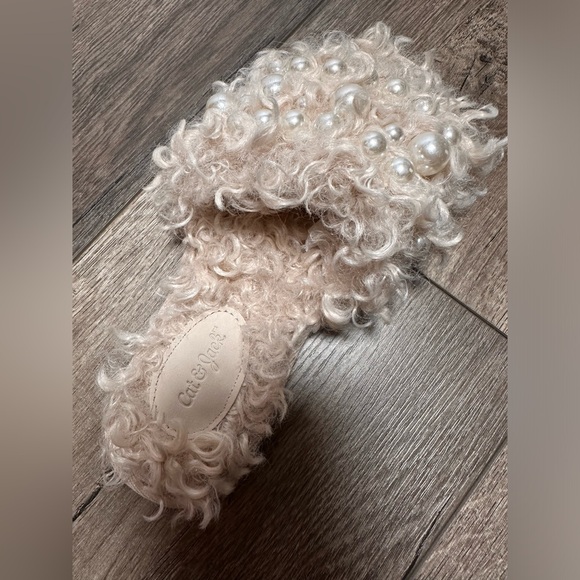 CAT & JACK | Curly Faux Fur with Pearls Kids Slide Slippers (1) - Picture 2 of 5